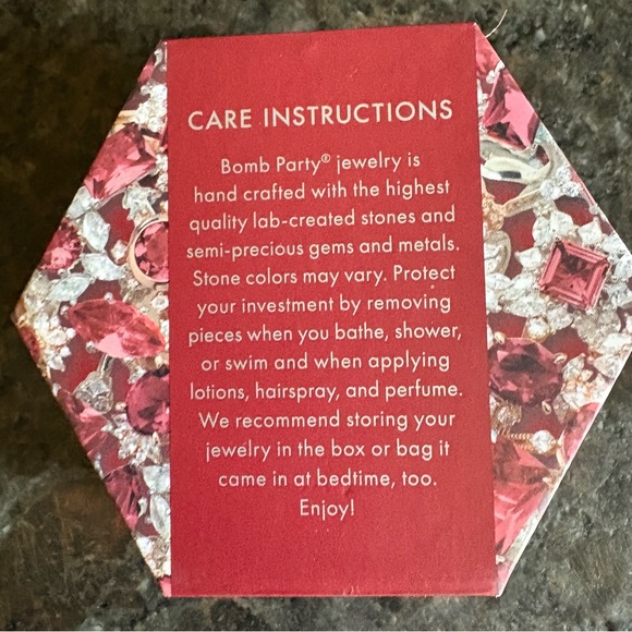 Bomb Party Earrings January - Picture 5 of 5